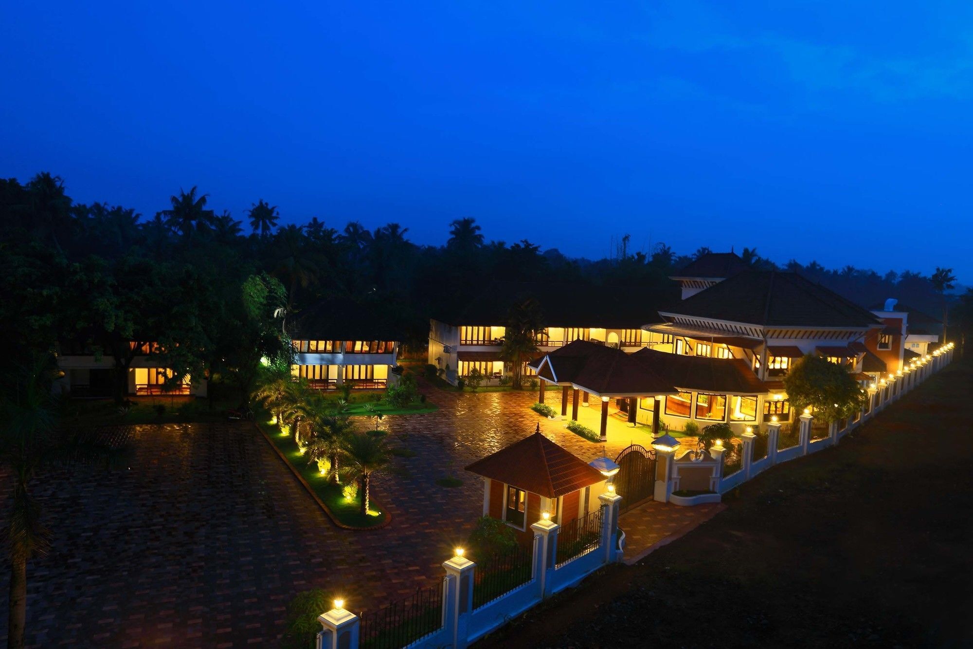 Nihara Resort And Spa Kochi Εξωτερικό φωτογραφία